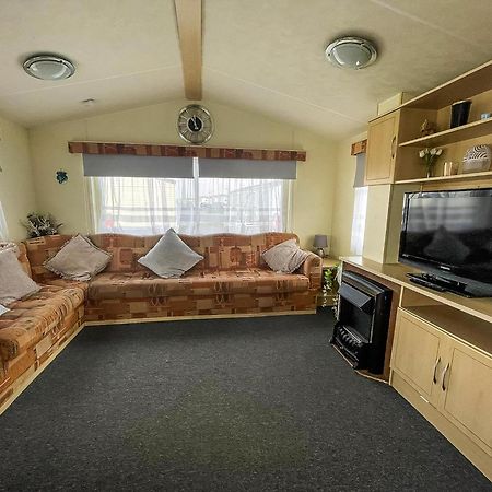 Caravan For Hire At St Osyth Beach Holiday Park In Essex Ref 28107Y Clacton-on-Sea Exterior foto