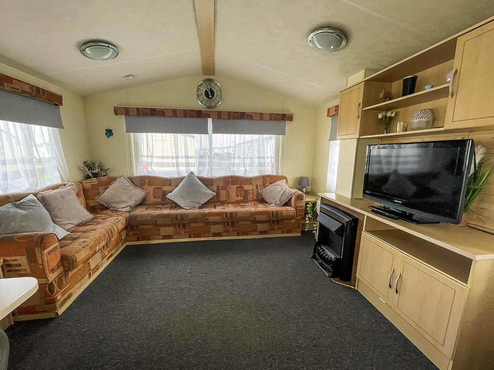 Caravan For Hire At St Osyth Beach Holiday Park In Essex Ref 28107Y Clacton-on-Sea Exterior foto